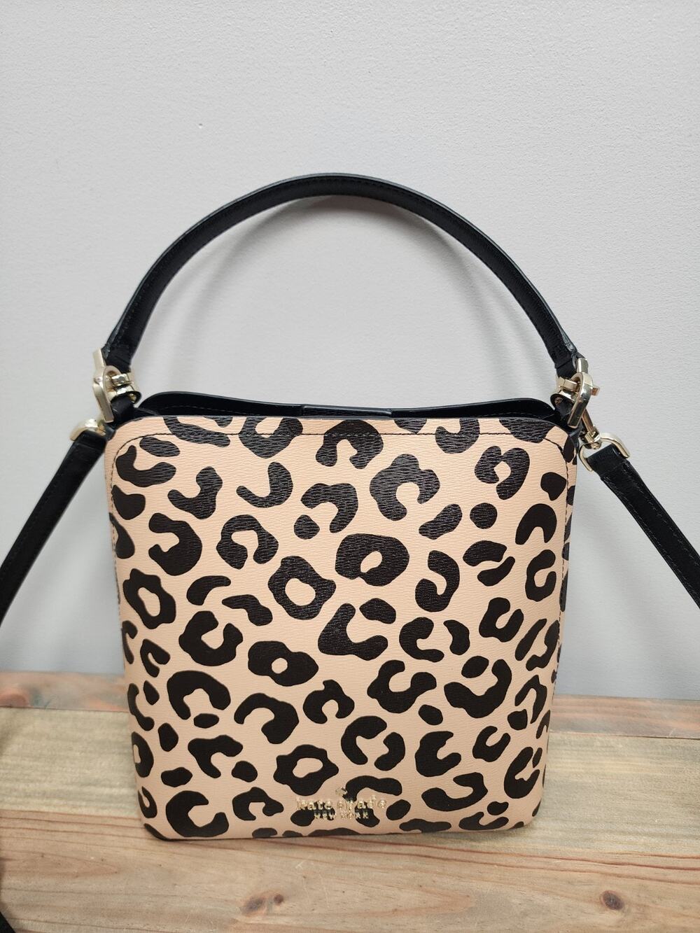 Kate Spade Darcy small bucket bag leopard cheetah print handbag crossbody